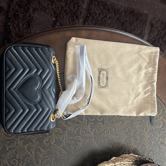 Brand new GG MARMONT SMALL SHOULDER BAG - Picture 8 of 8